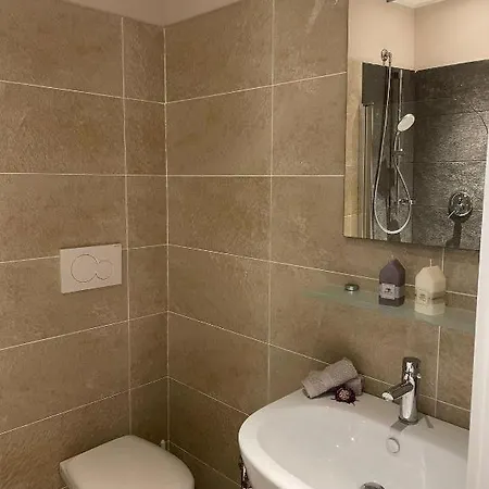 Civico 8 Apartment *